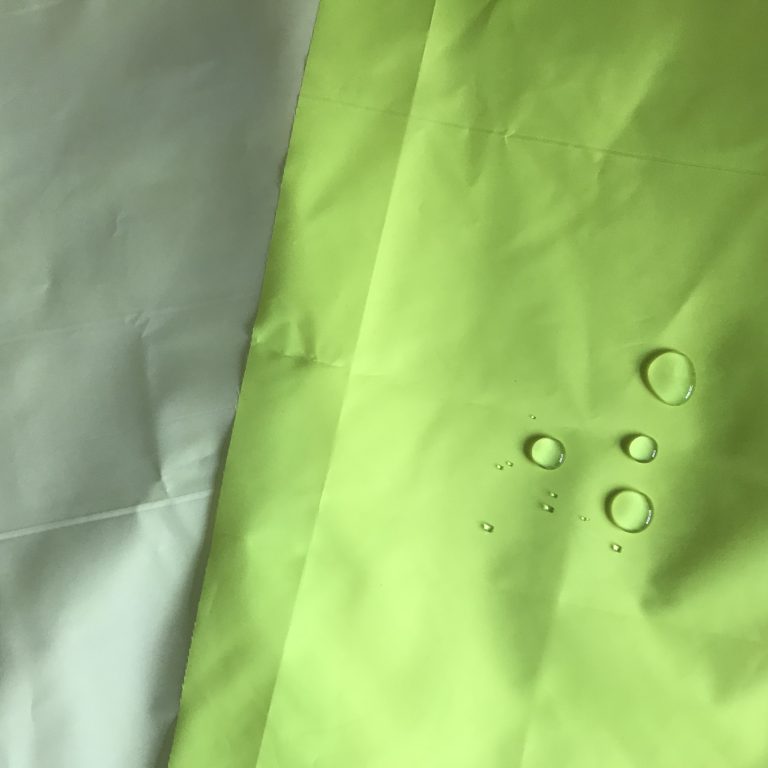 Taffeta telang polyester 190T na ini-spray sa TPU lamad