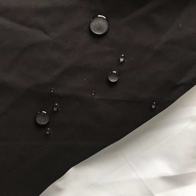 Polyester microfibre extensible avec tissu collé membrane TPU